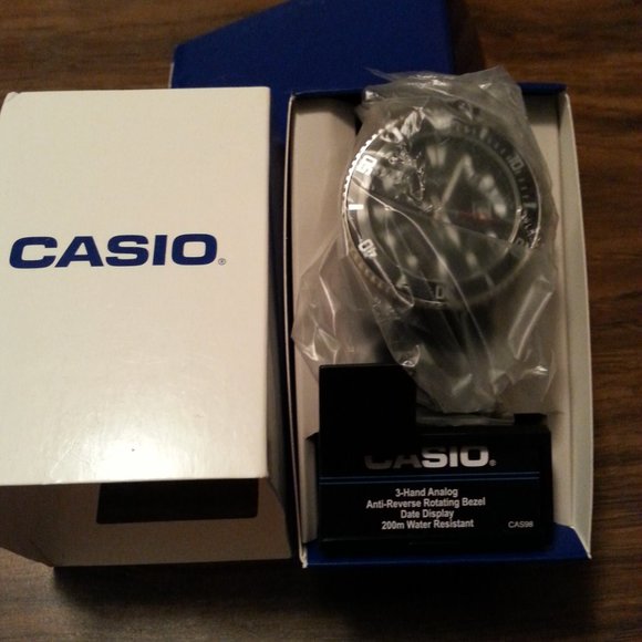 CASIO "DIVER" WATCH - Picture 2 of 5